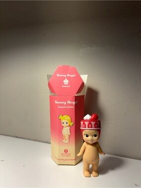 REAL AUTHENTIC Strawberry Shortcake Sweets Series Sonny Angel